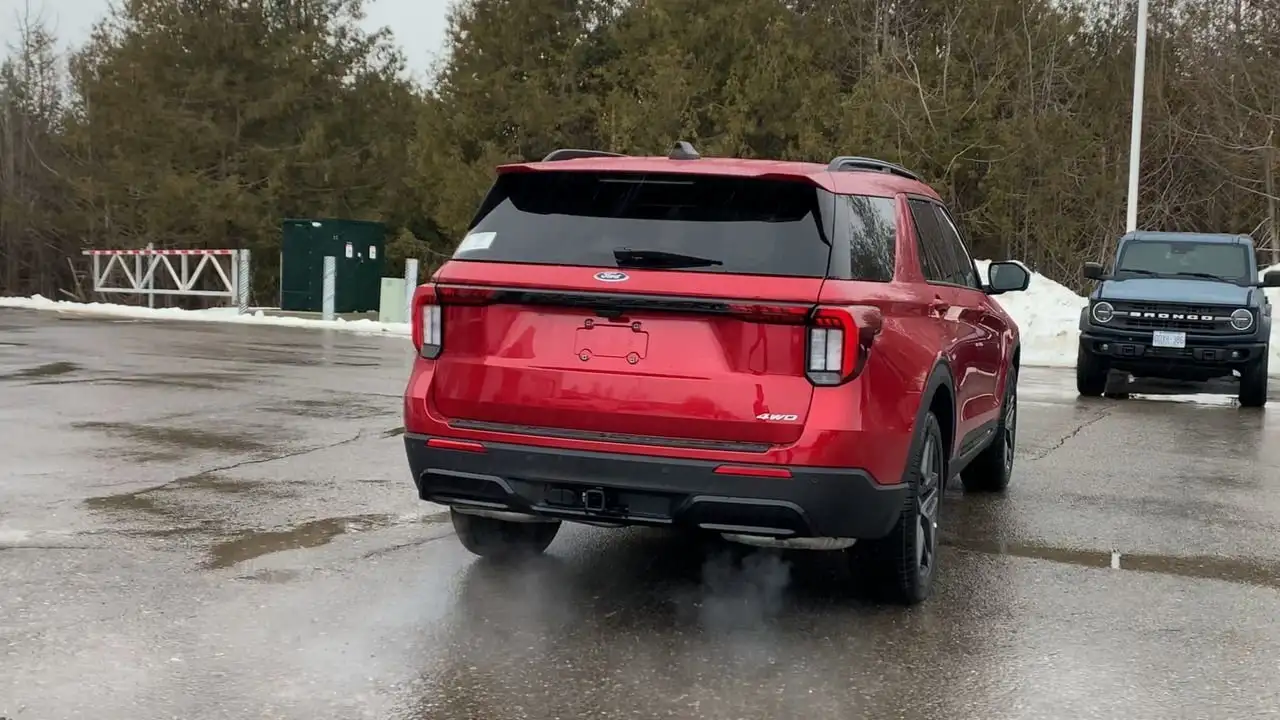 Ford Explorer снимка Ford Explorer