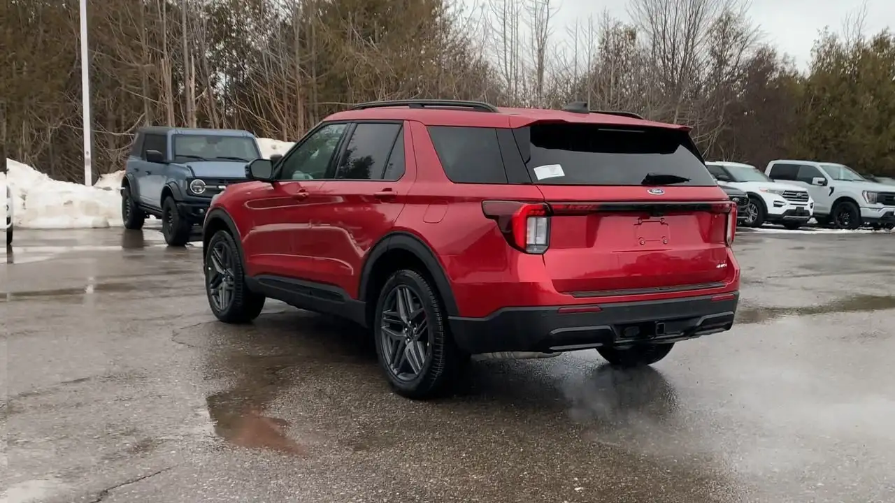 Ford Explorer снимка Ford Explorer