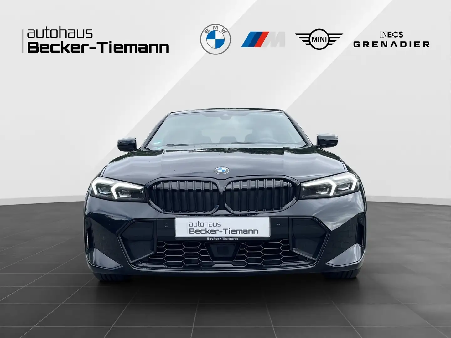BMW 330 i Limousine/ M Sport (Pro)/ ParkAss+/ DrivAss/ ACC Zwart - 2