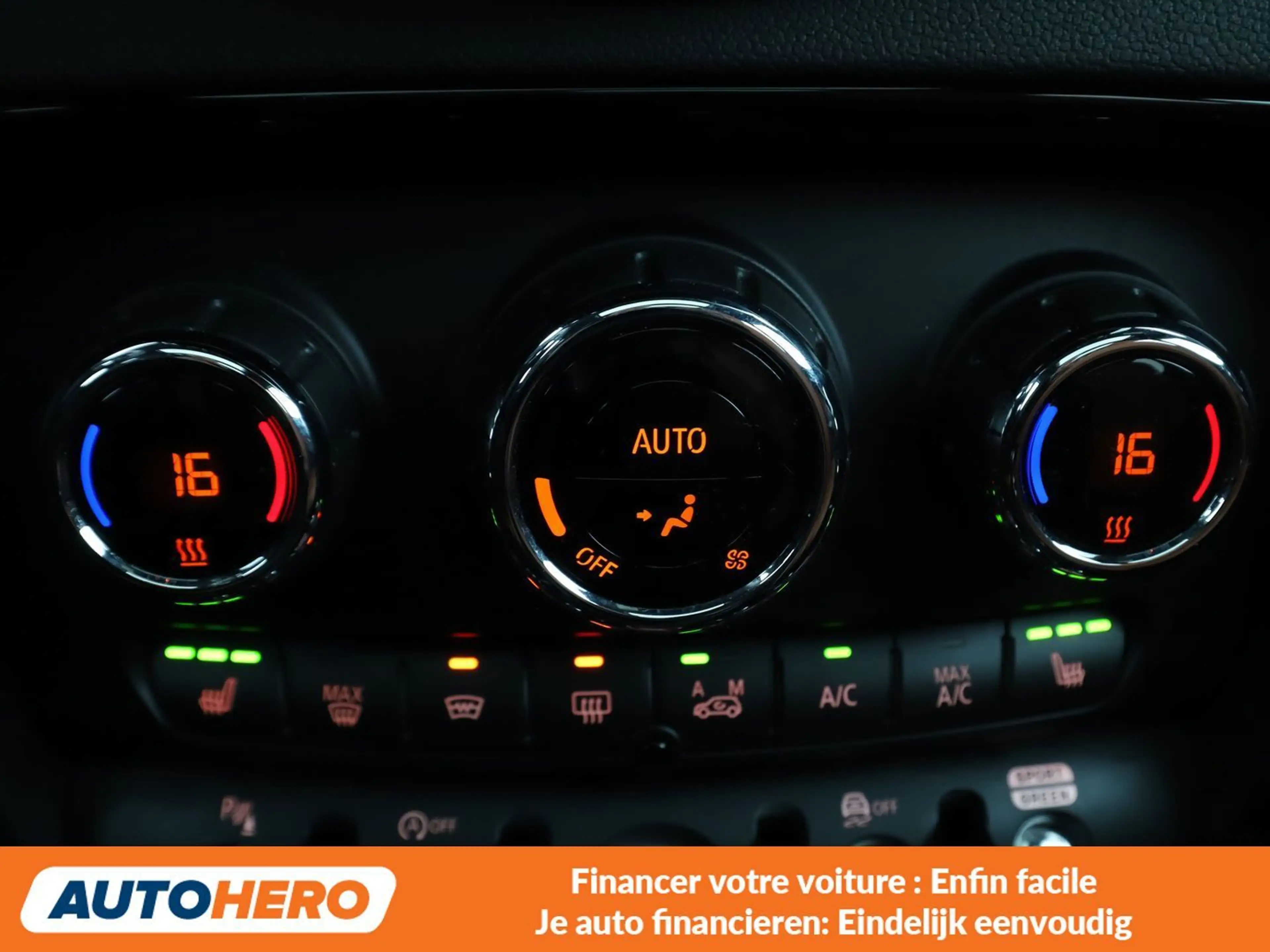 MINI John Cooper Works Clubman John Cooper Works ALL4 — photo 14