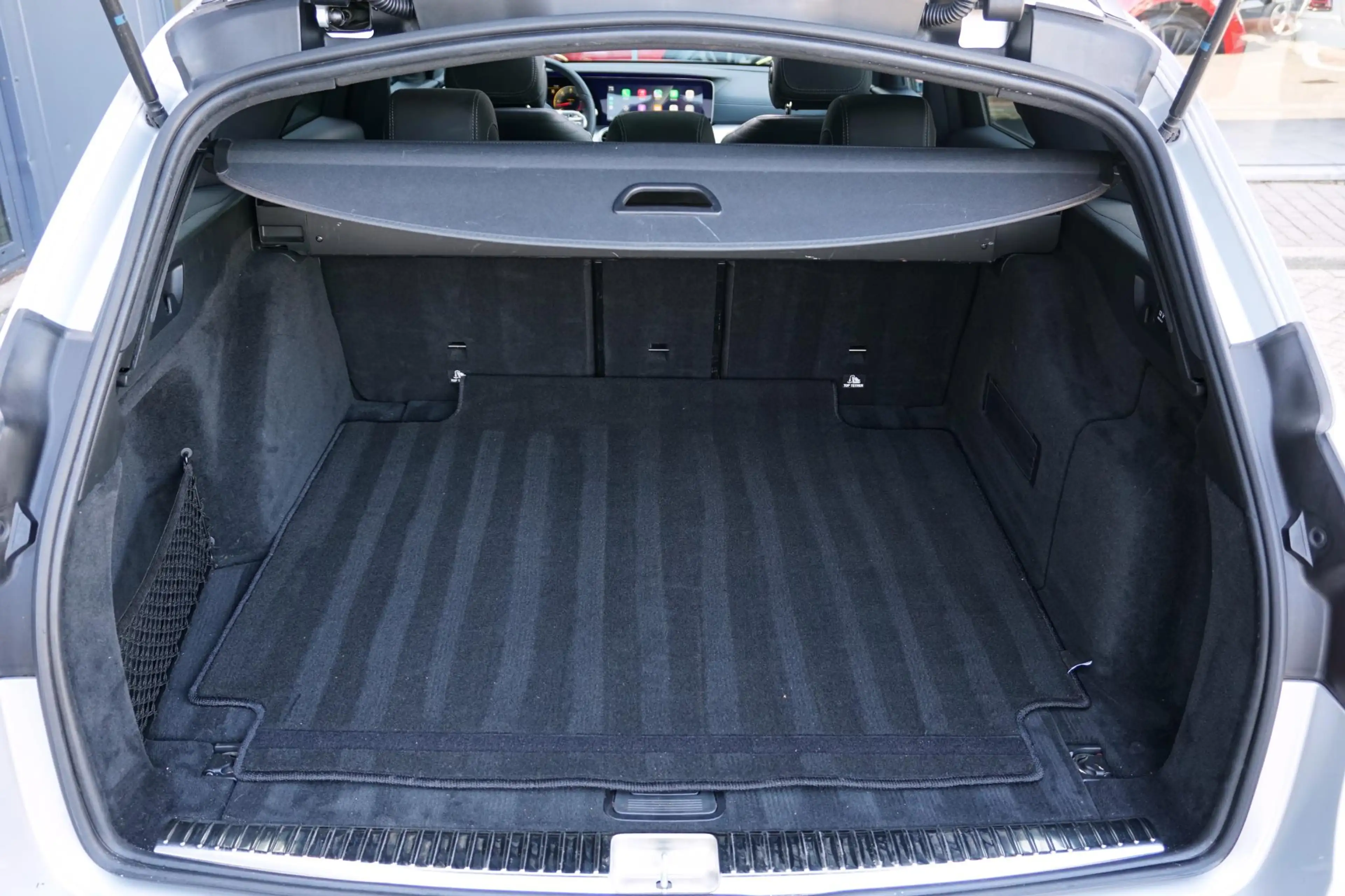 Mercedes-Benz E 400 Estate d 4Matic Premium Plus AMG + PANO / MEMORY / — photo 12