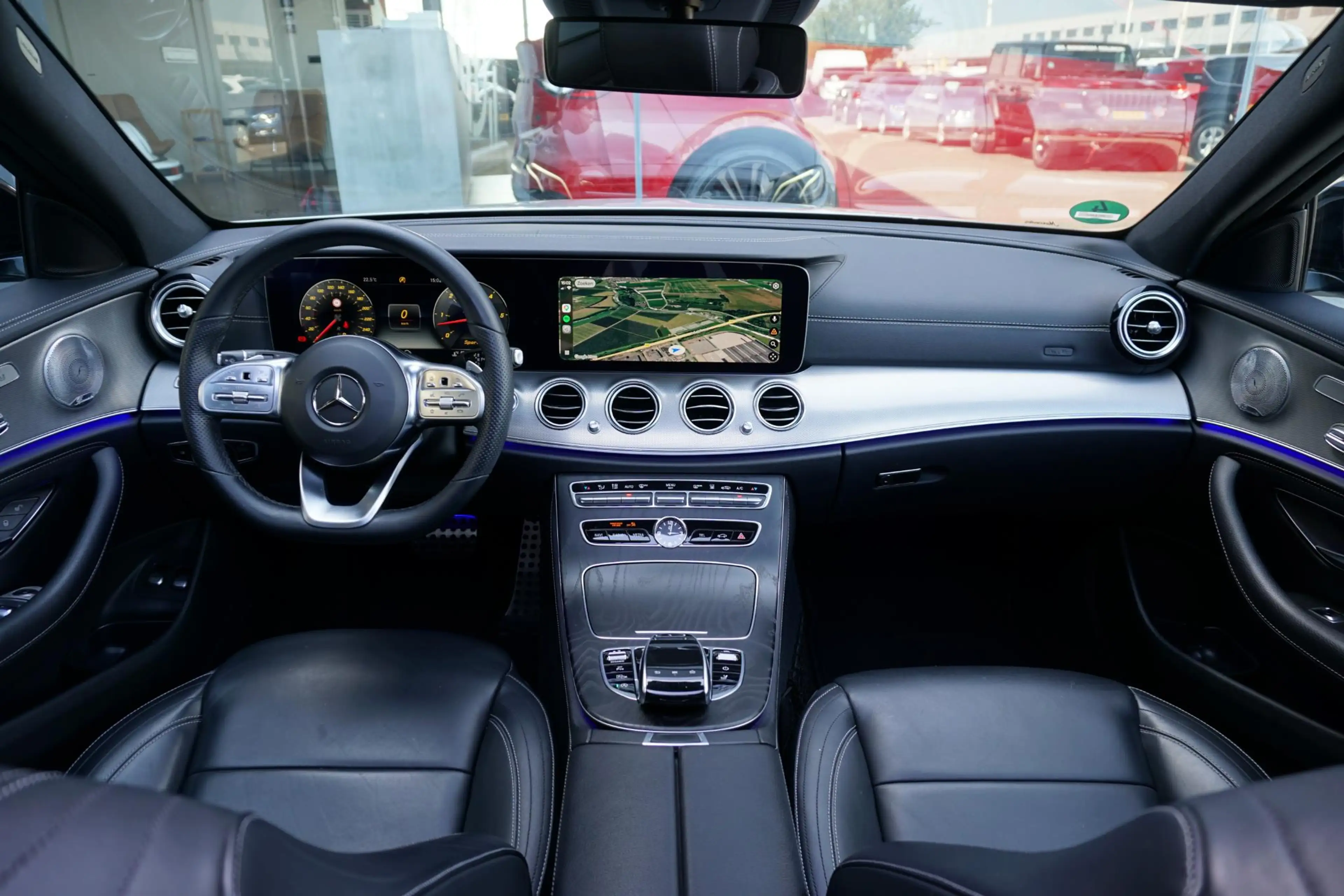 Mercedes-Benz E 400 Estate d 4Matic Premium Plus AMG + PANO / MEMORY / — photo 4