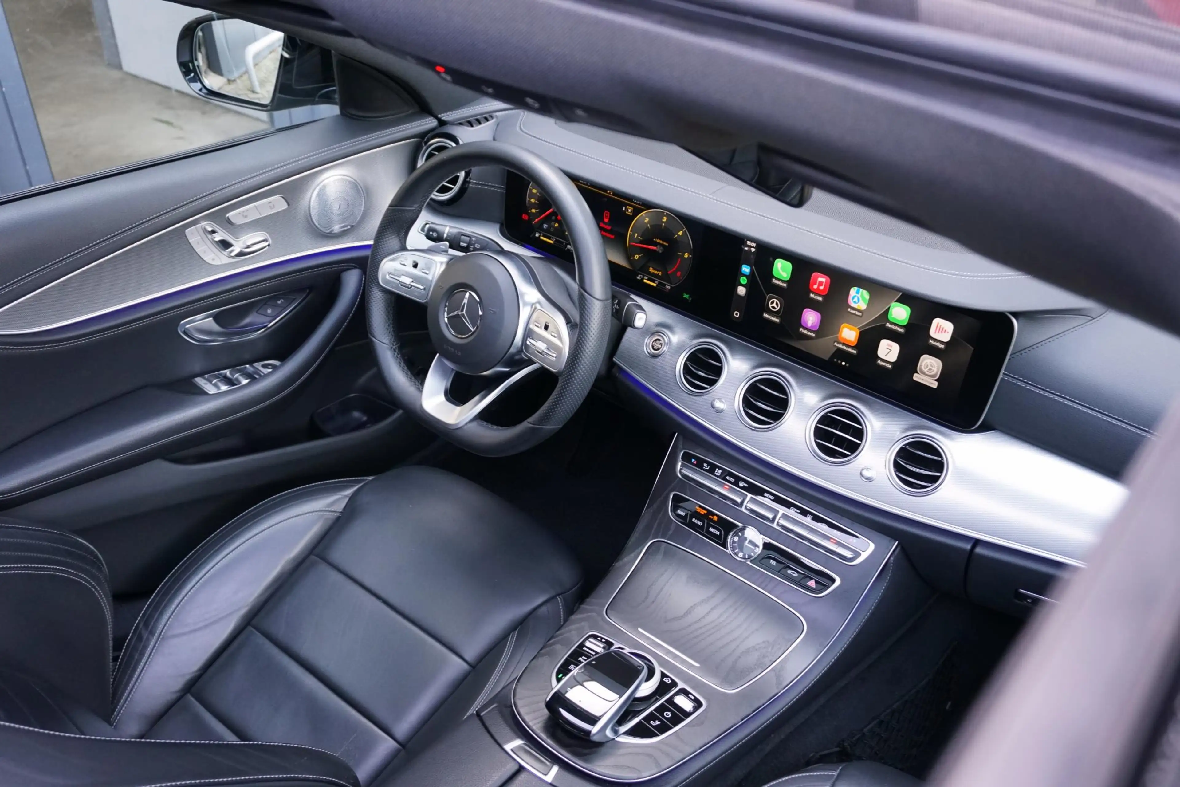 Mercedes-Benz E 400 Estate d 4Matic Premium Plus AMG + PANO / MEMORY / — photo 3