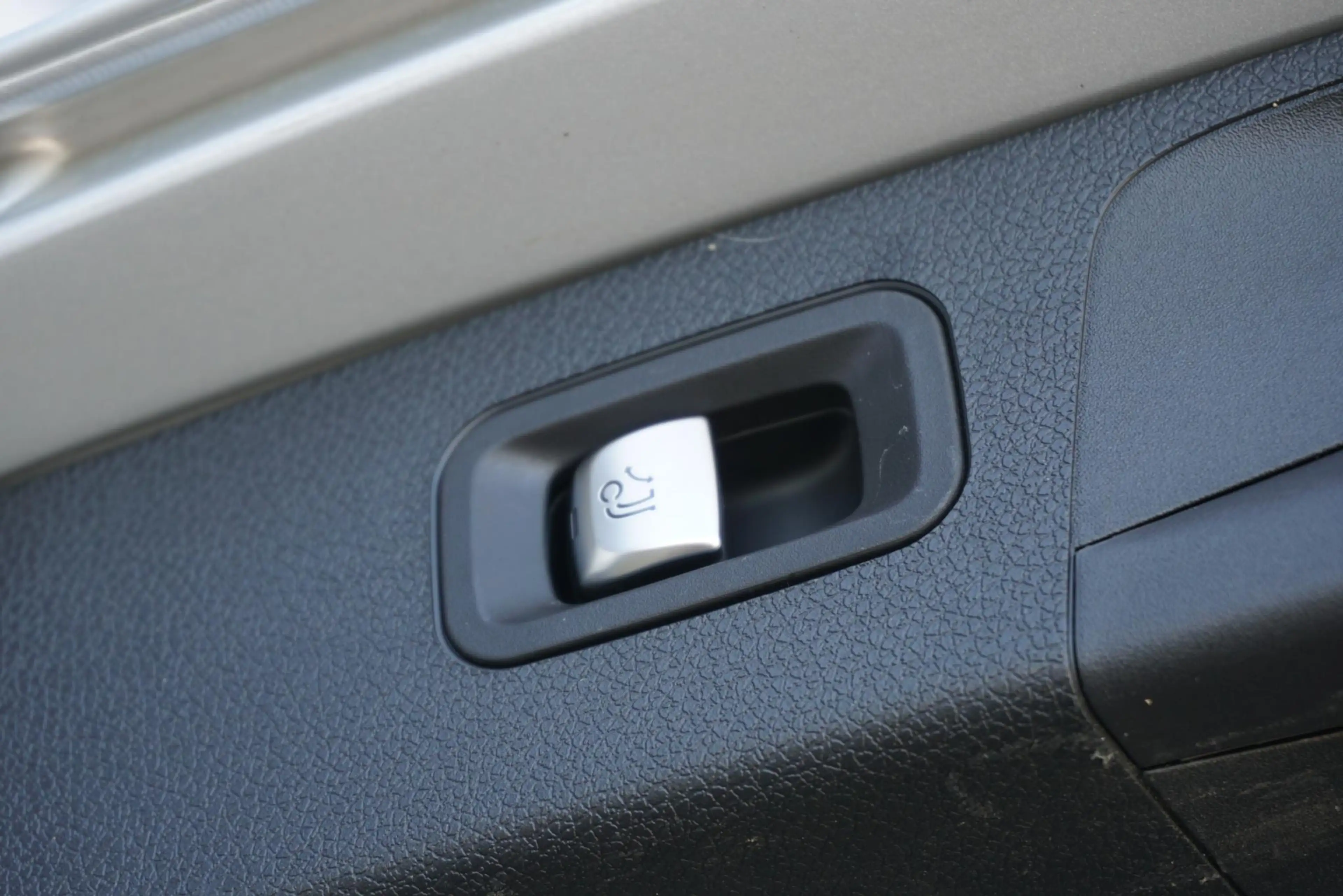 Mercedes-Benz E 400 Estate d 4Matic Premium Plus AMG + PANO / MEMORY / — photo 14