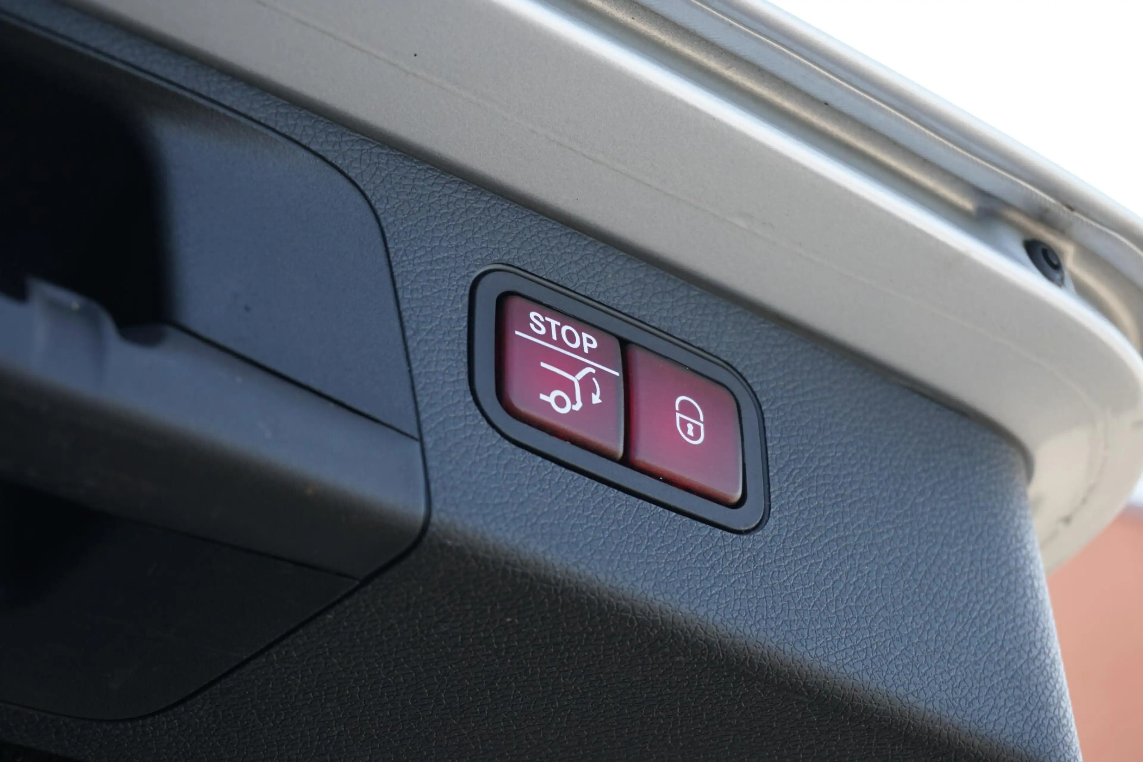 Mercedes-Benz E 400 Estate d 4Matic Premium Plus AMG + PANO / MEMORY / — photo 13
