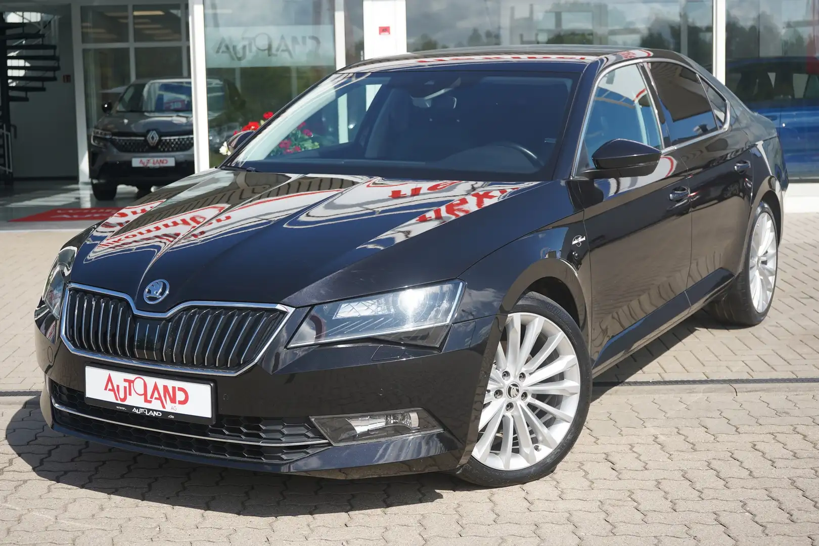 Skoda Superb 2.0 TSI L&K ACC Alcantara Bi-Xenon Kamera Schwarz - 2