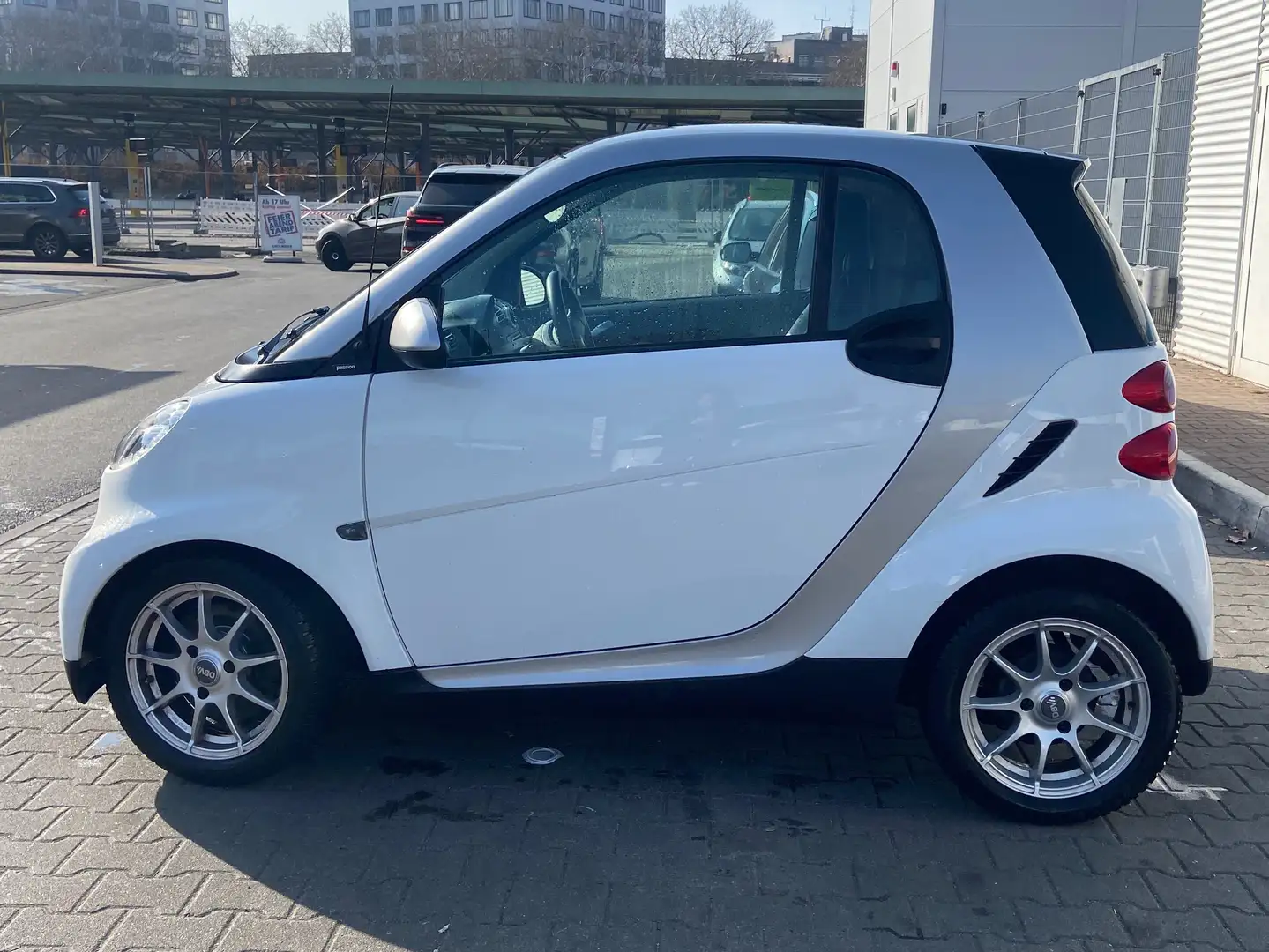 smart forTwo smart fortwo coupe softtouch pure TÜV bis 09/26 Weiß - 2