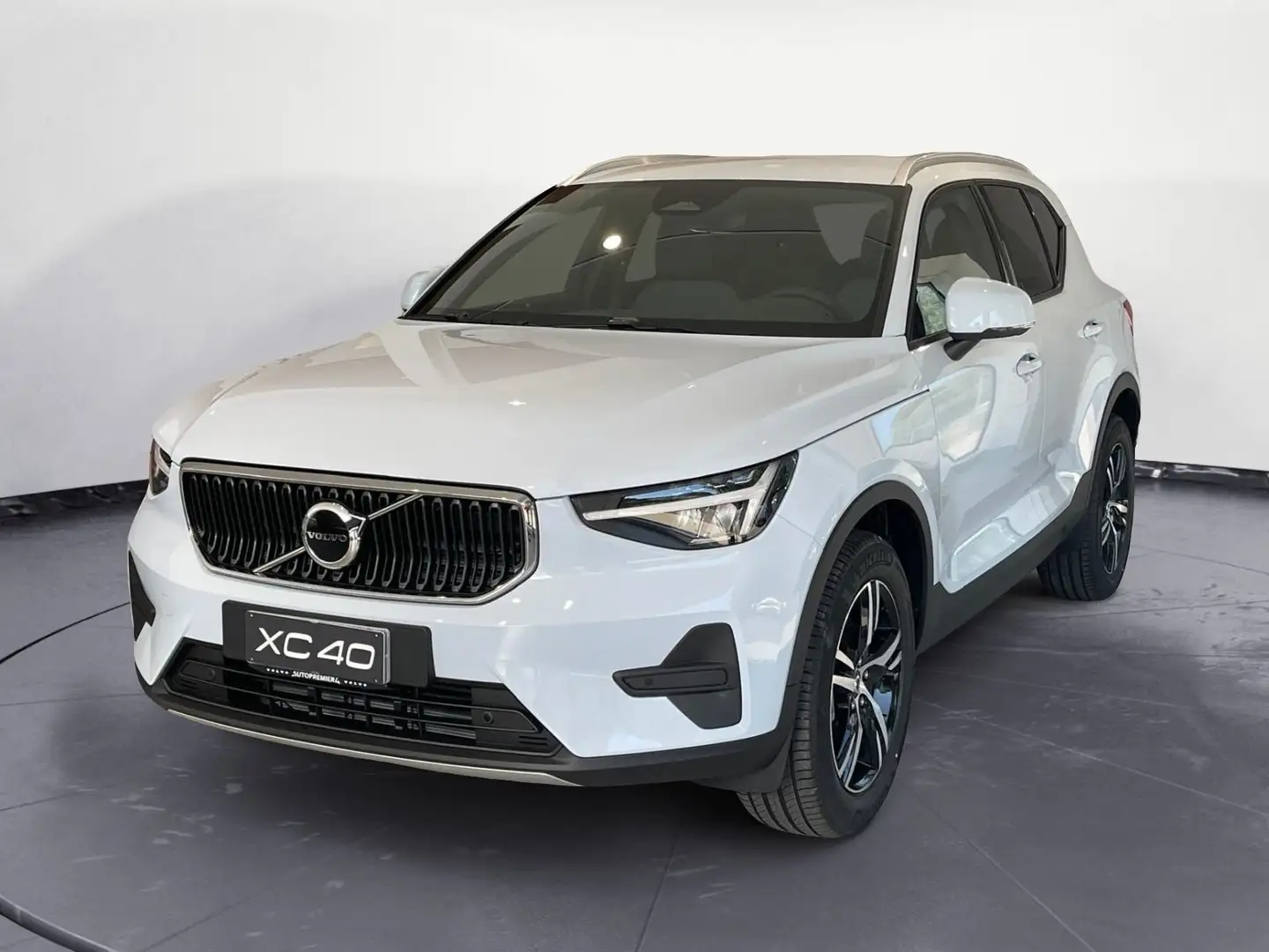 Volvo XC40 B3 automatico Core PRONTA CONSEGNA Blu/Azzurro - 1