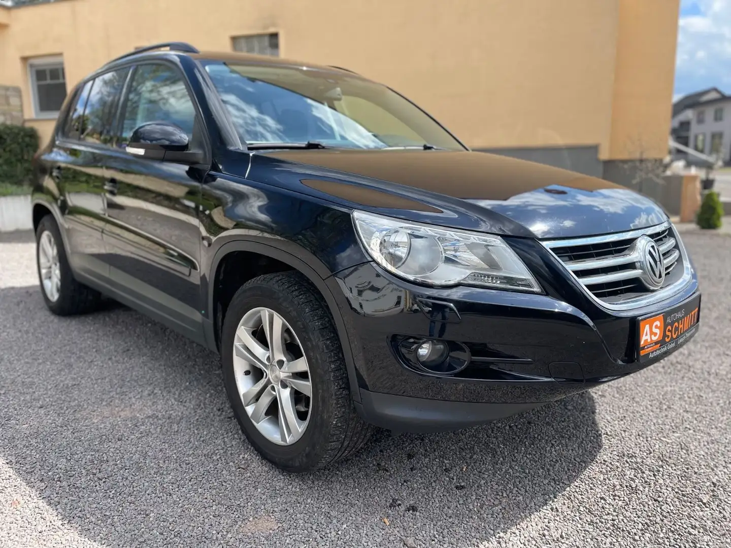 Volkswagen Tiguan Track & Field 4Motion+TÜV NEU+AHK+SCHECKH Schwarz - 2