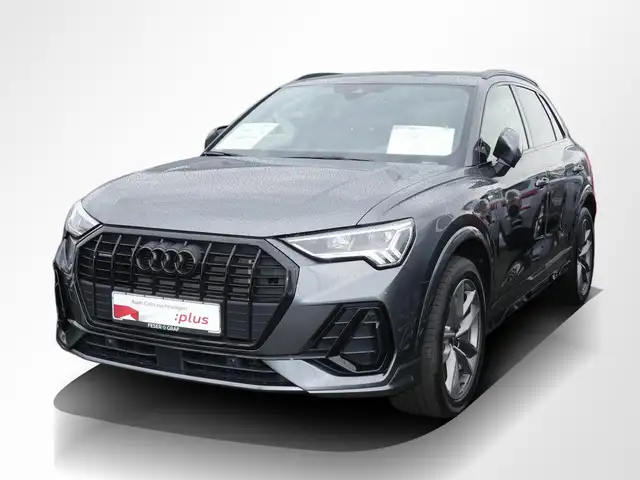 Audi Q3 view 12