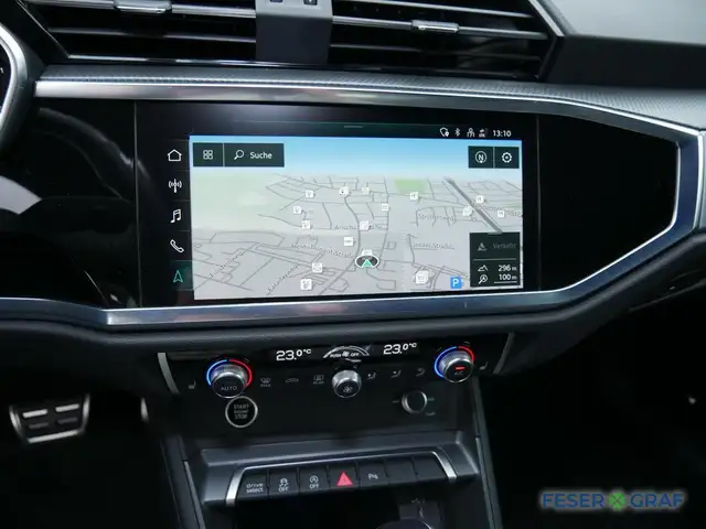Audi Q3 view 9