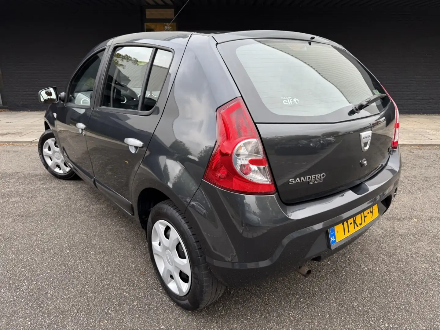 Dacia Sandero 1.2 Lauréate Grau - 2