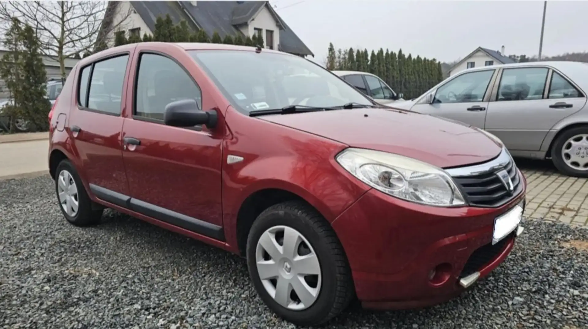 Dacia Sandero Roşu - 1