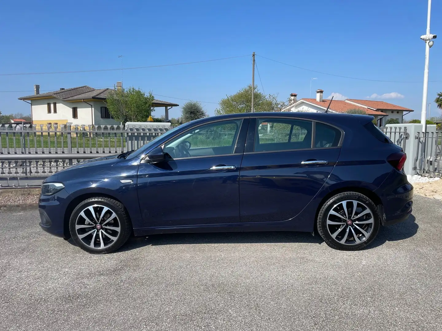 Fiat Tipo 5p 1.4 Lounge 95cv my19 Bleu - 2
