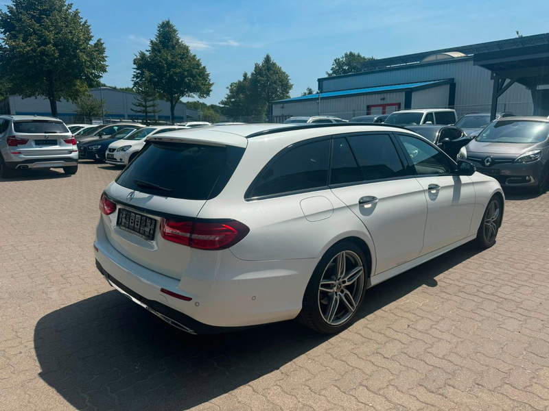 Mercedes-Benz E 220 d T AMG-LINE°PANO°WIDE°LED°KAMERA°KEYLESS! — photo 5
