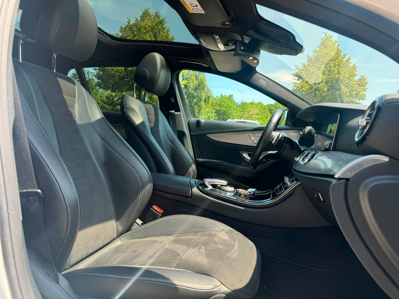 Mercedes-Benz E 220 d T AMG-LINE°PANO°WIDE°LED°KAMERA°KEYLESS! — photo 10