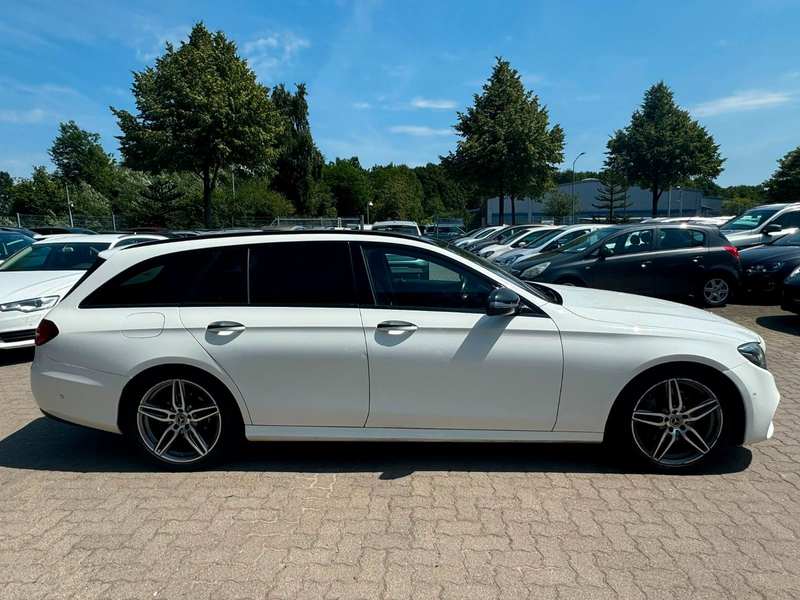 Mercedes-Benz E 220 d T AMG-LINE°PANO°WIDE°LED°KAMERA°KEYLESS! — photo 4