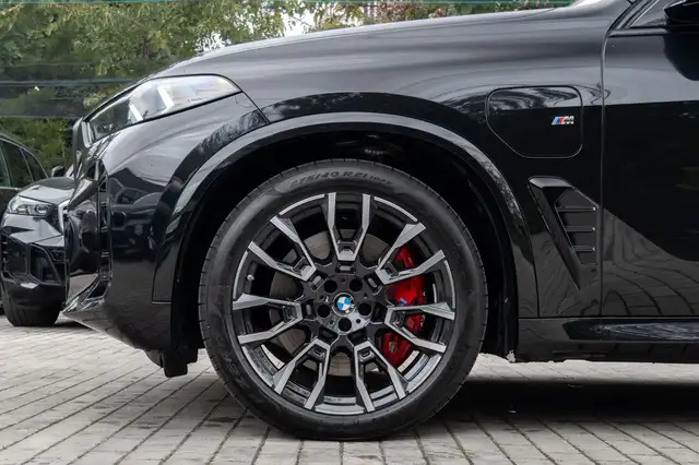 BMW X5 view 8