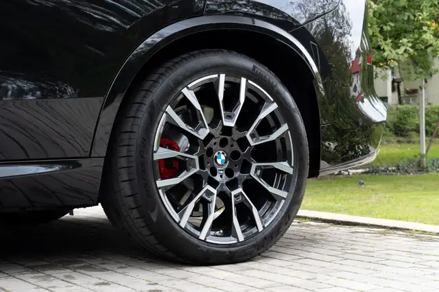 BMW X5 view 9