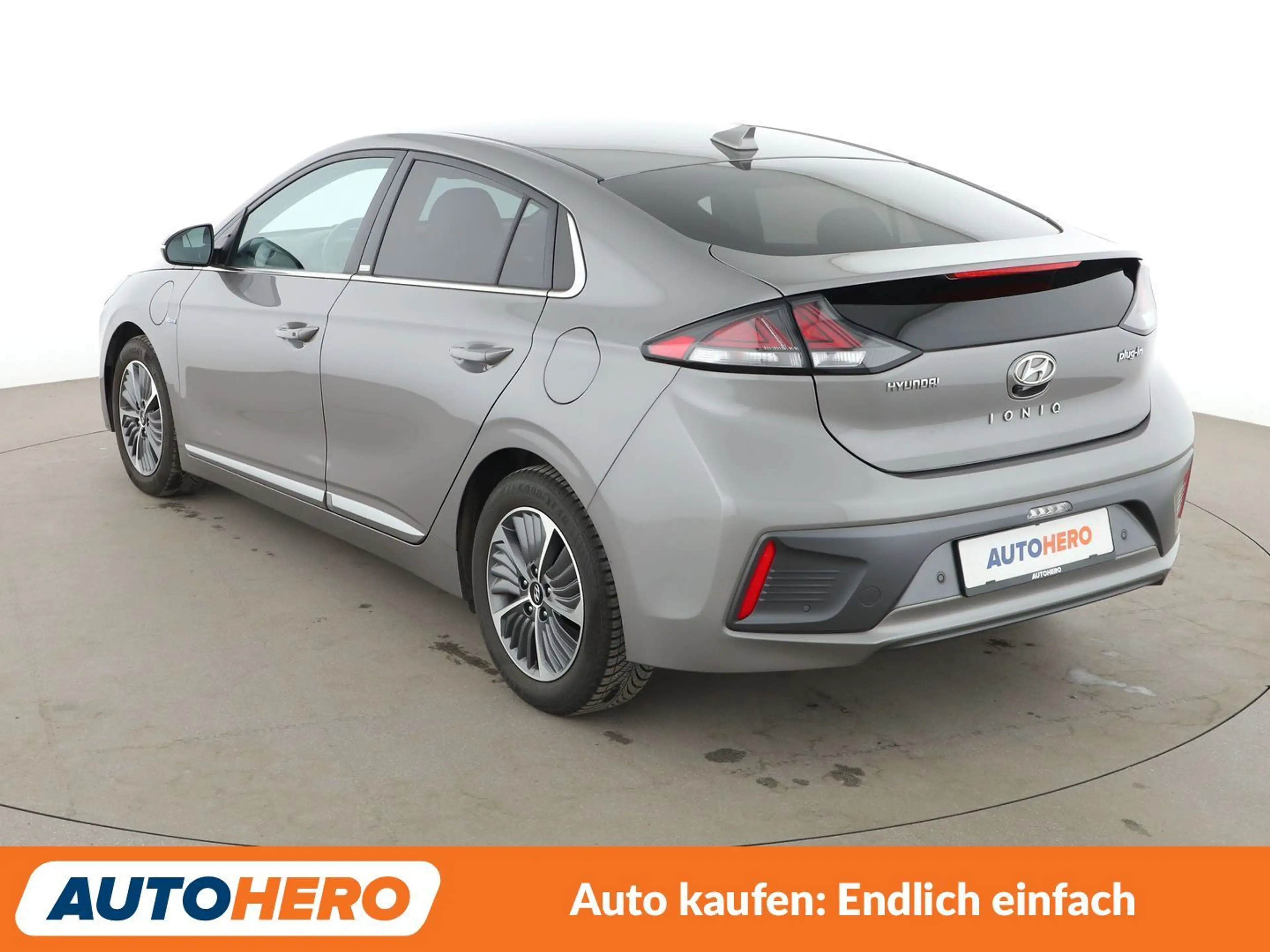 Hyundai IONIQ 1.6 Hybrid Style Aut.*NAVI*LED*CAM*SHZ*LHZ*ACC* — photo 4
