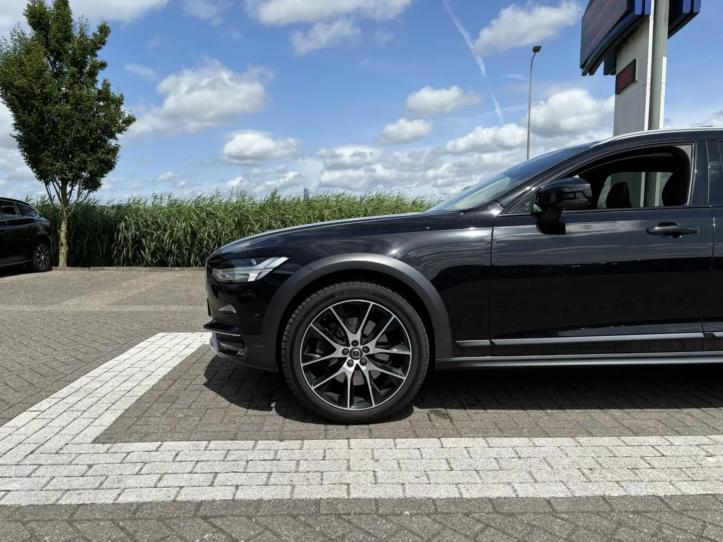 Volvo V90 Cross Country 2.0 T6 Pro | Bowers & Wilkins | Massagestoelen | M Nero - 2