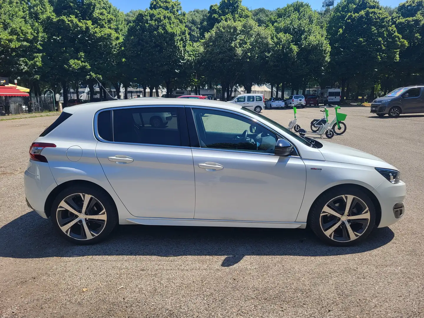 Peugeot 308 II 5p 1.6 bluehdi Gt Line s Bianco - 2