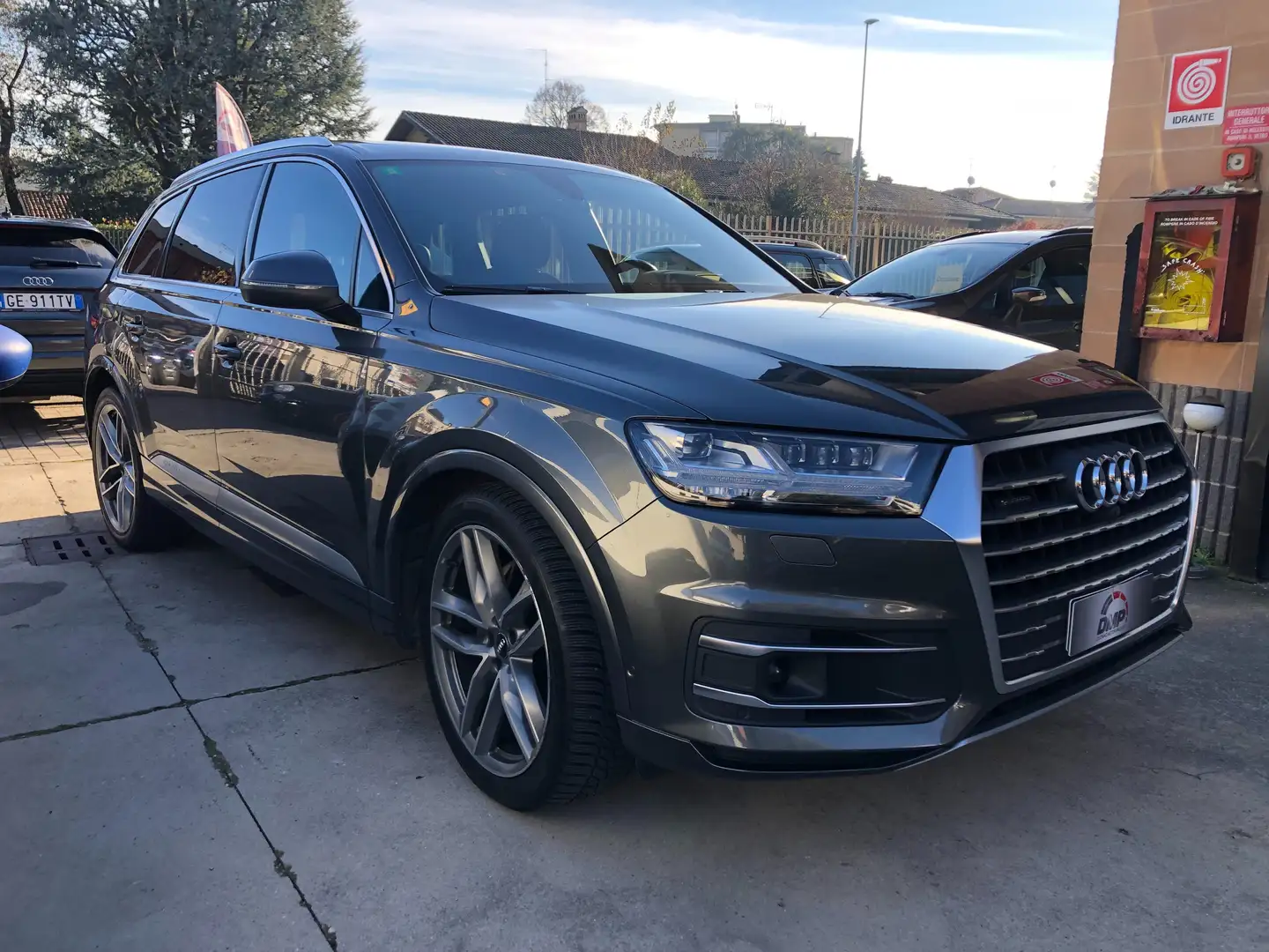 Audi Q7 3.0 tdi S line Grigio - 1