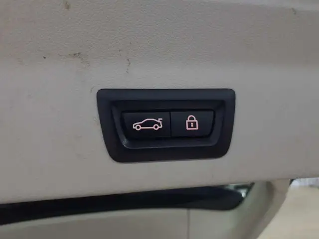BMW X3 view 12