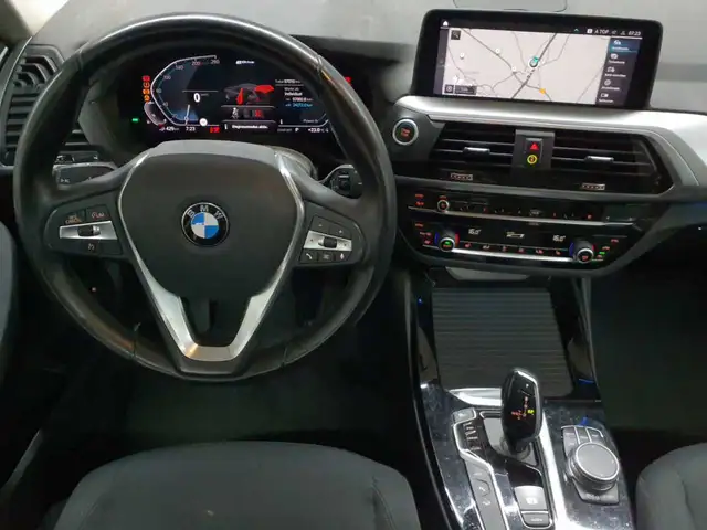 BMW X3 view 5