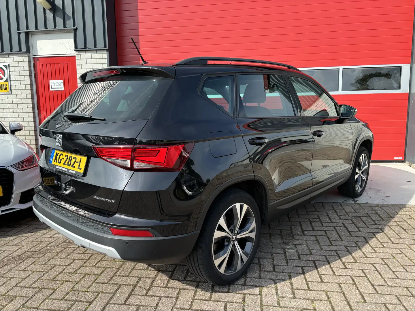 SEAT Ateca 1.6 TDI Style NWE D-RIEM / CAMERA / ACC / CARPLAY Schwarz - 2