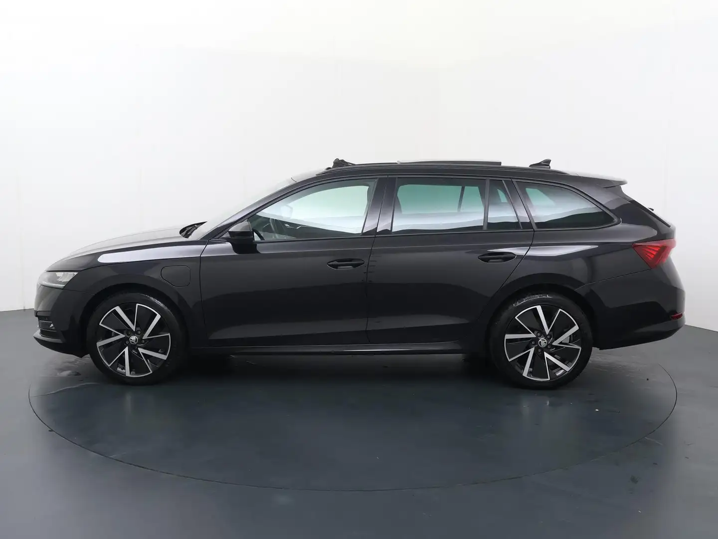 Skoda Octavia Combi 1.4 TSI iV PHEV Style | 204 PK | Panoramadak Schwarz - 2