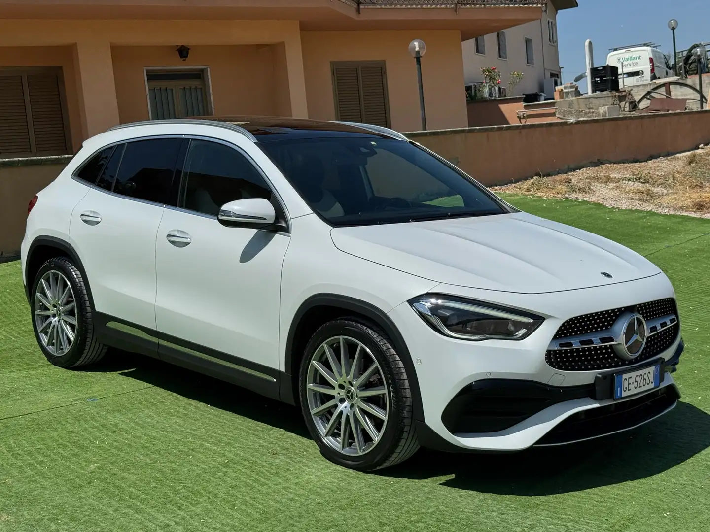Mercedes-Benz GLA 220 d Premium 4matic auto (tetto panoramico) Blanc - 1