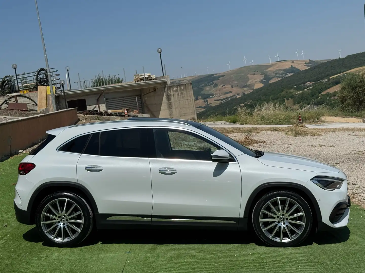 Mercedes-Benz GLA 220 d Premium 4matic auto (tetto panoramico) Blanc - 2