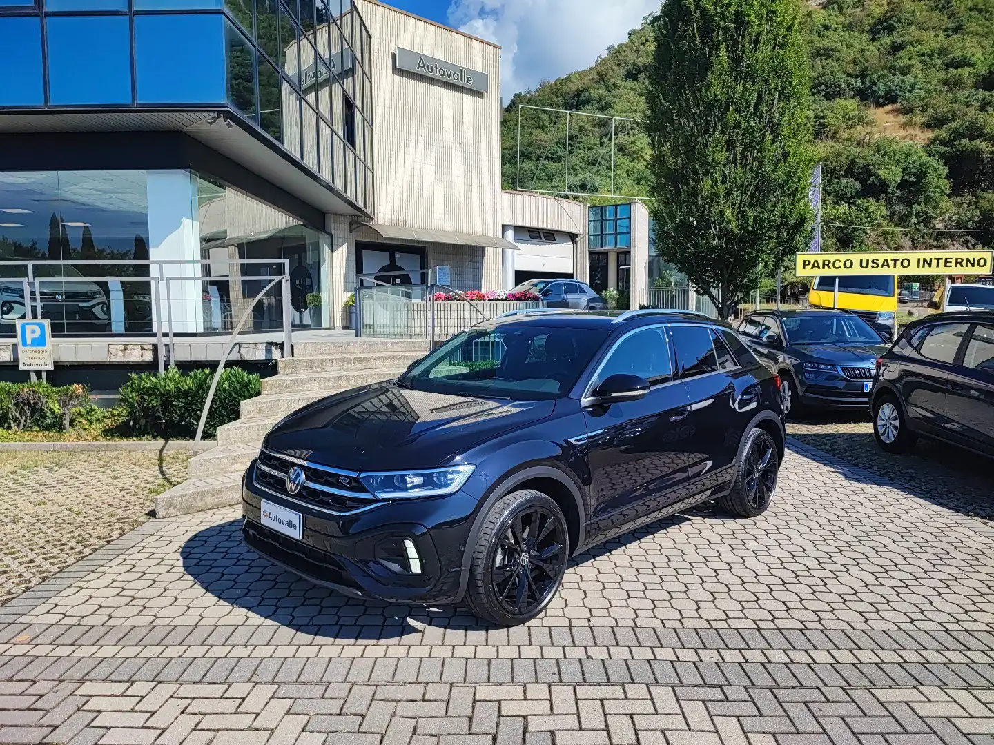 Volkswagen T-Roc 2.0 TDI SCR 150 CV DSG 4MOTION R-Line Nero - 1