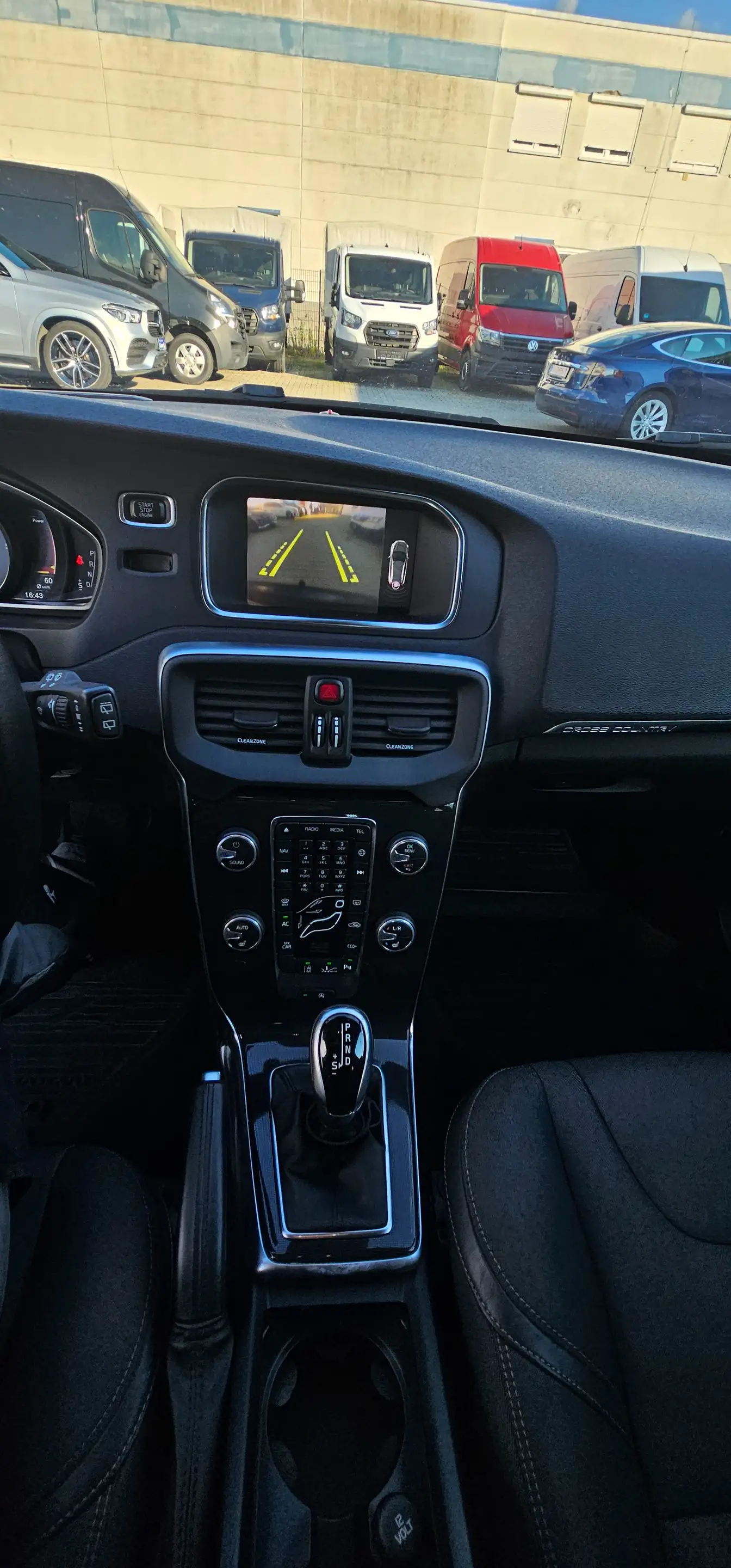 Volvo V40 Cross Country Momentum NAVI*KAMERA*ACC*LED*AHK — photo 11