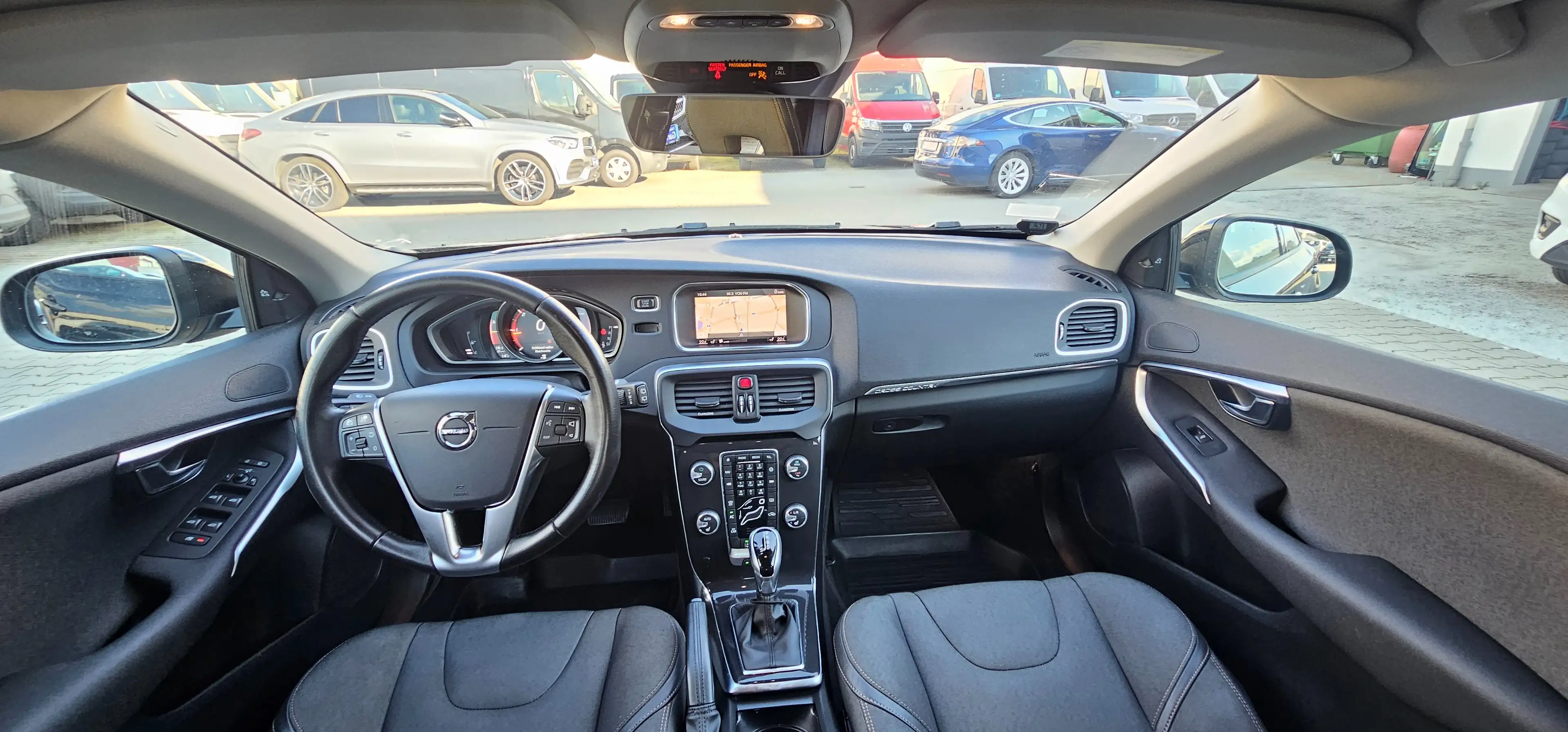 Volvo V40 Cross Country Momentum NAVI*KAMERA*ACC*LED*AHK — photo 9