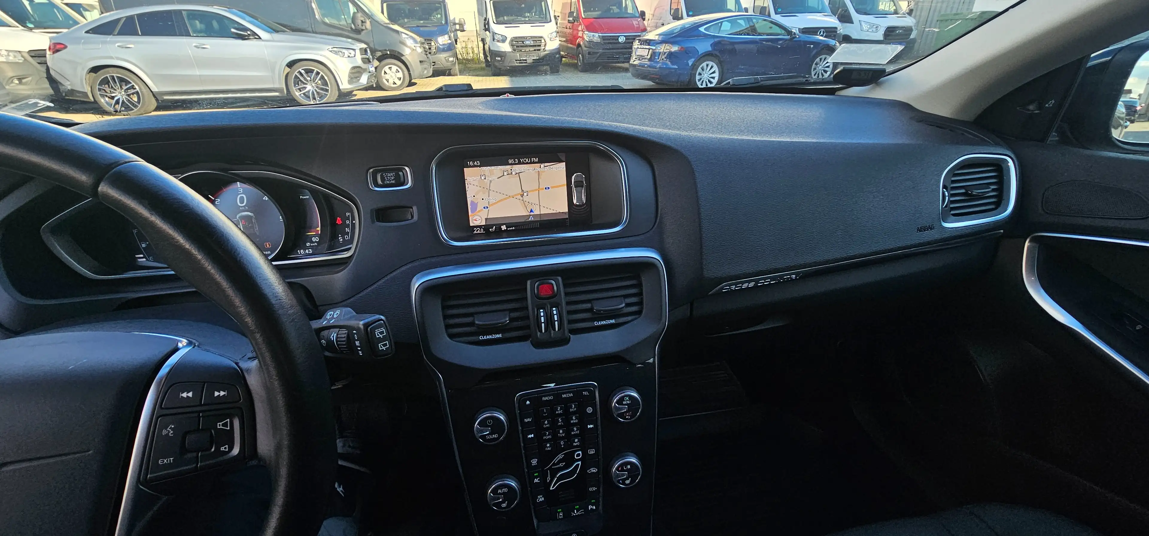 Volvo V40 Cross Country Momentum NAVI*KAMERA*ACC*LED*AHK — photo 12