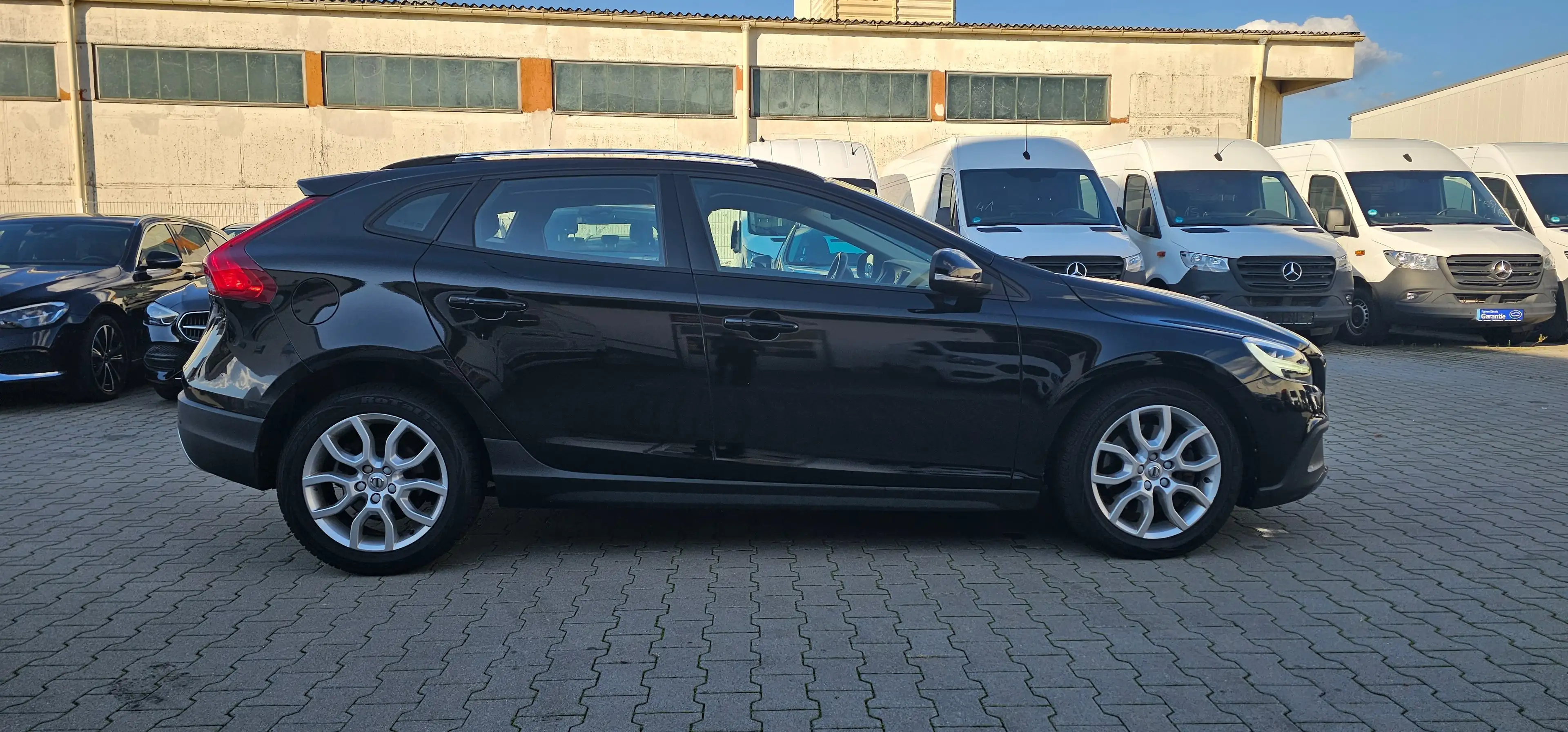 Volvo V40 Cross Country Momentum NAVI*KAMERA*ACC*LED*AHK — photo 8