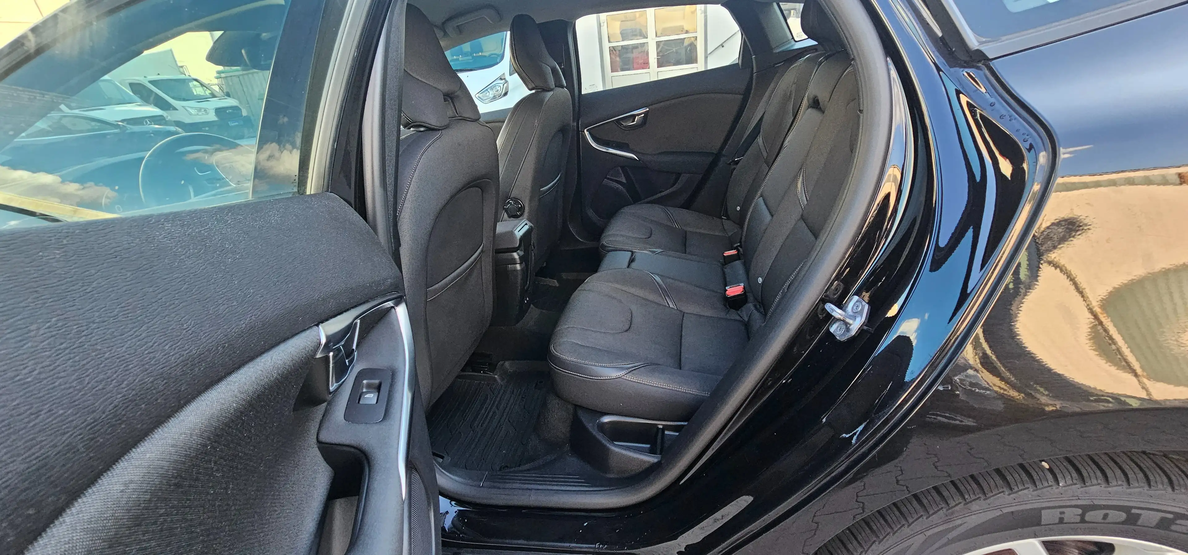 Volvo V40 Cross Country Momentum NAVI*KAMERA*ACC*LED*AHK — photo 14