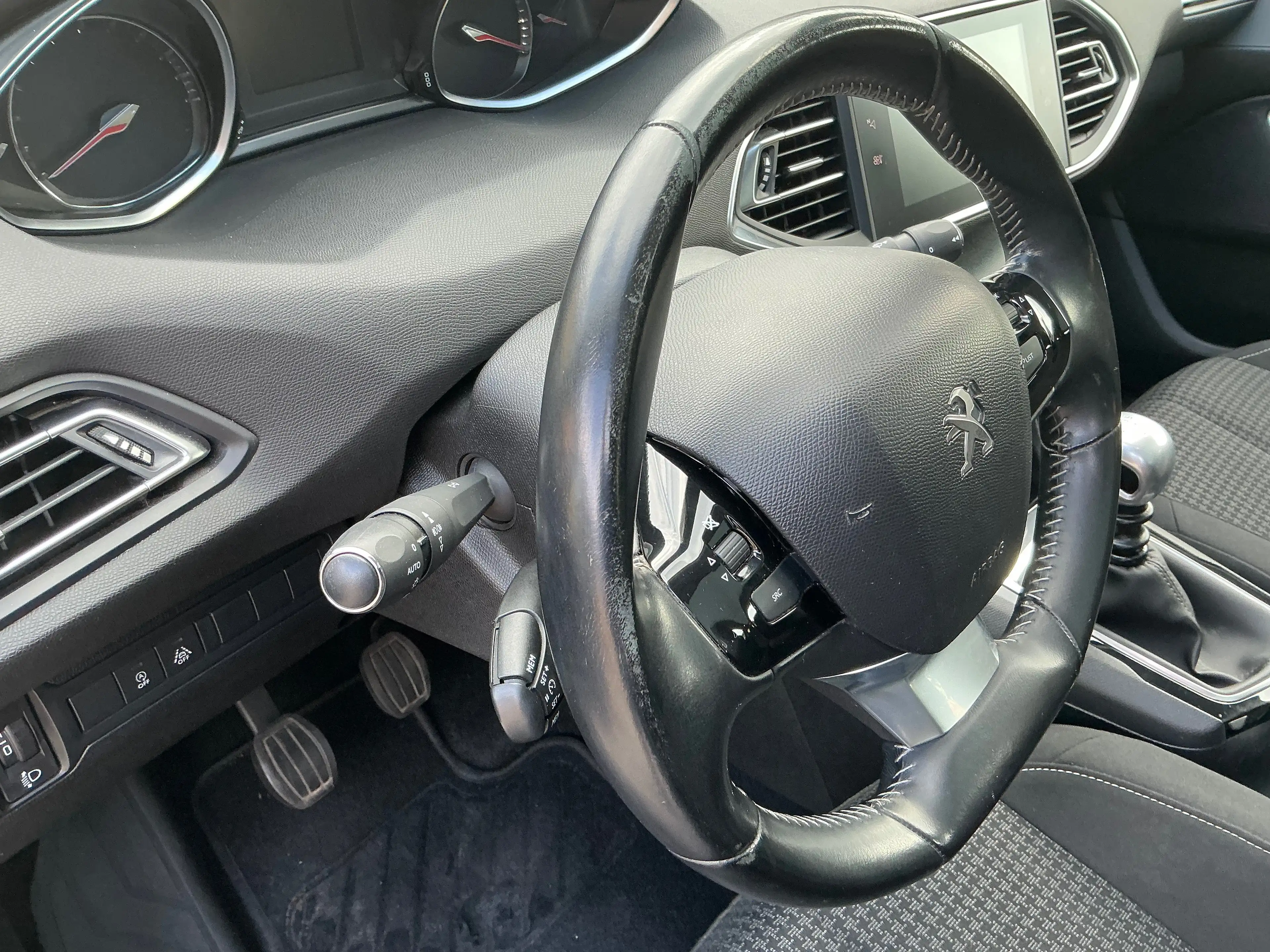 Peugeot 308 Active Business — photo 11