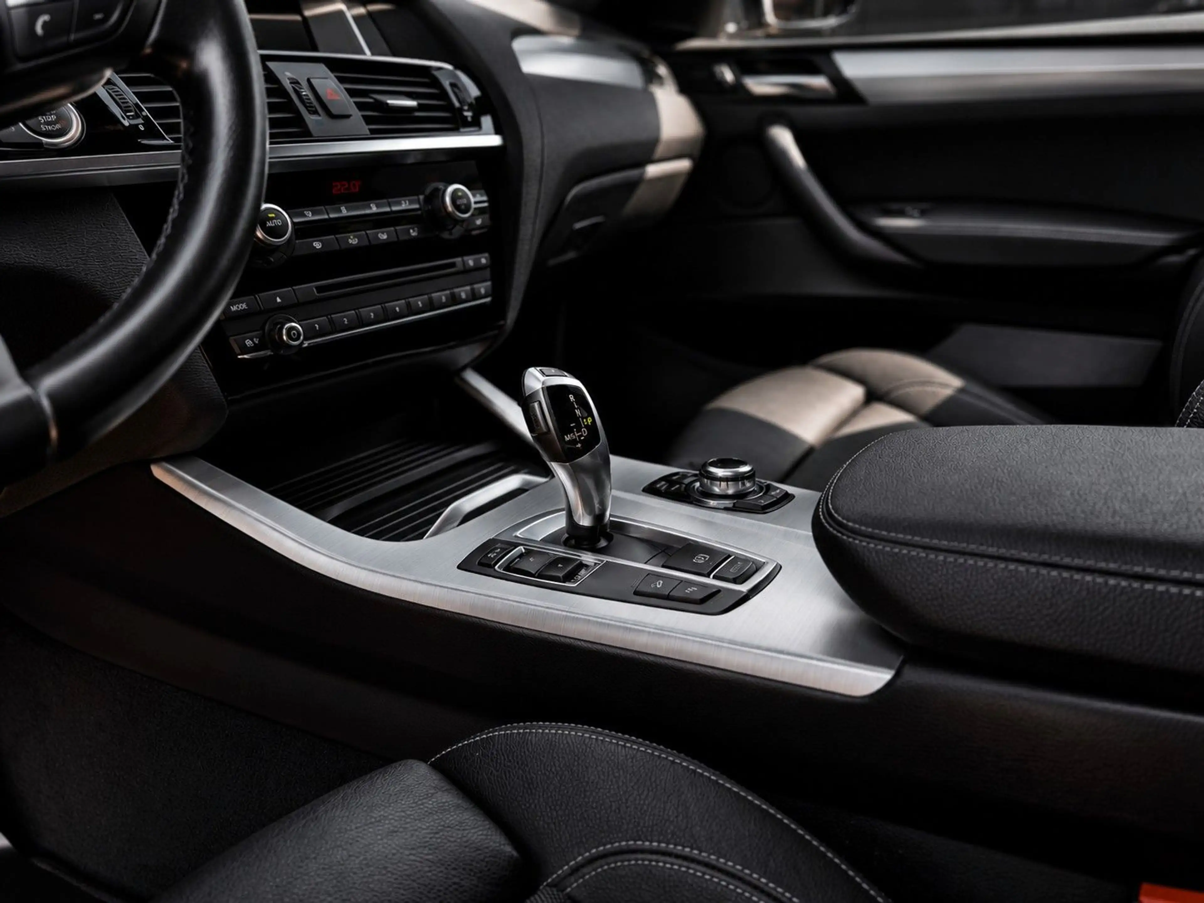 BMW X4 xDrive 20 d M Sport S-HEFT/BIXEN/HIFI/NAVBUSI — photo 14