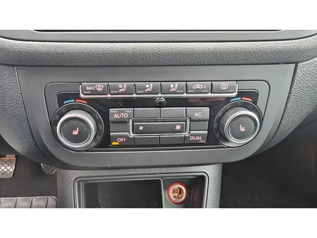 Volkswagen Golf Plus view 9