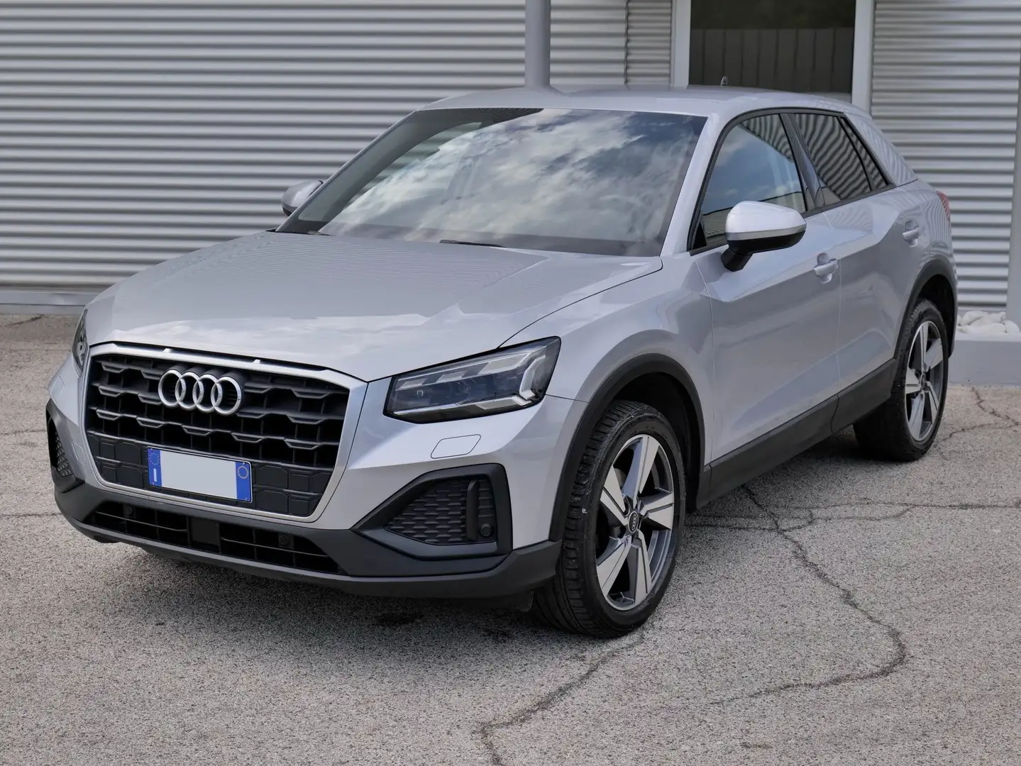 Audi Q2 1.5 (35) Tfsi 150cv S-tronic Admired Matrix Led Grau - 1