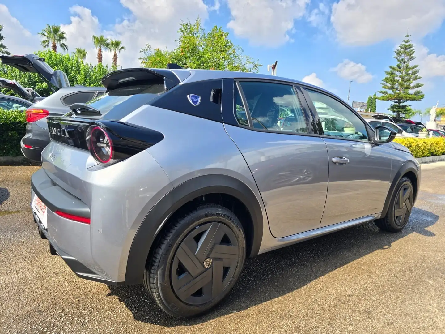 Lancia Ypsilon Ypsilon Hybrid e-DCT Argento - 2