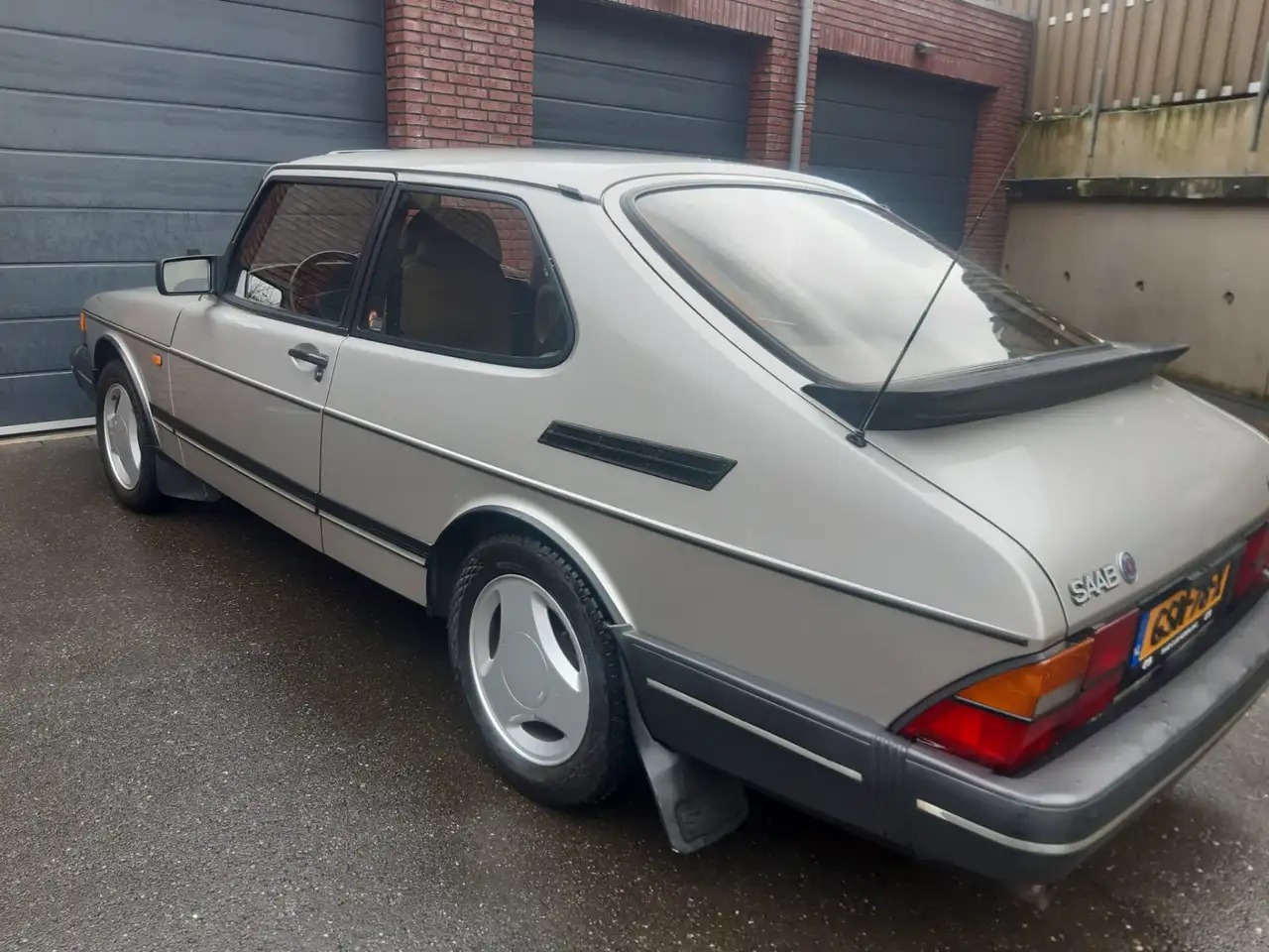 Saab 900 i2.1-16 LPG, foto 2