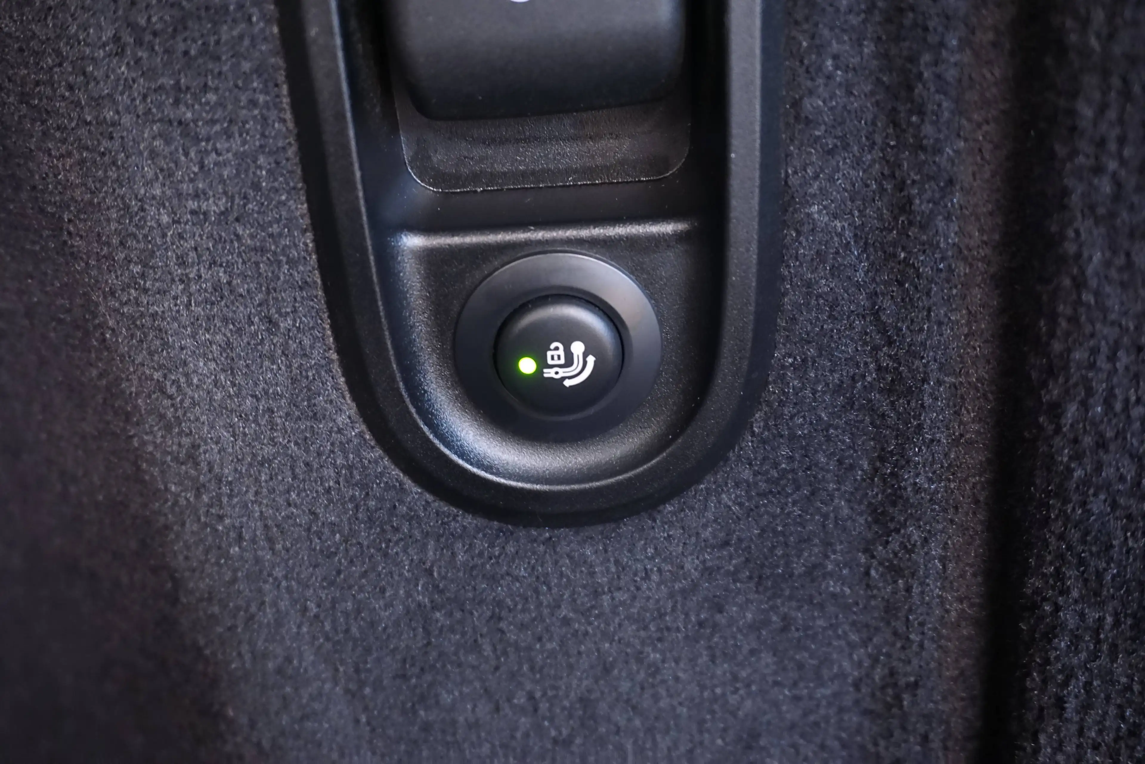BMW 530 e xDrive M Sport // Anhängervorr. // ACC // Panoramad. // — photo 27