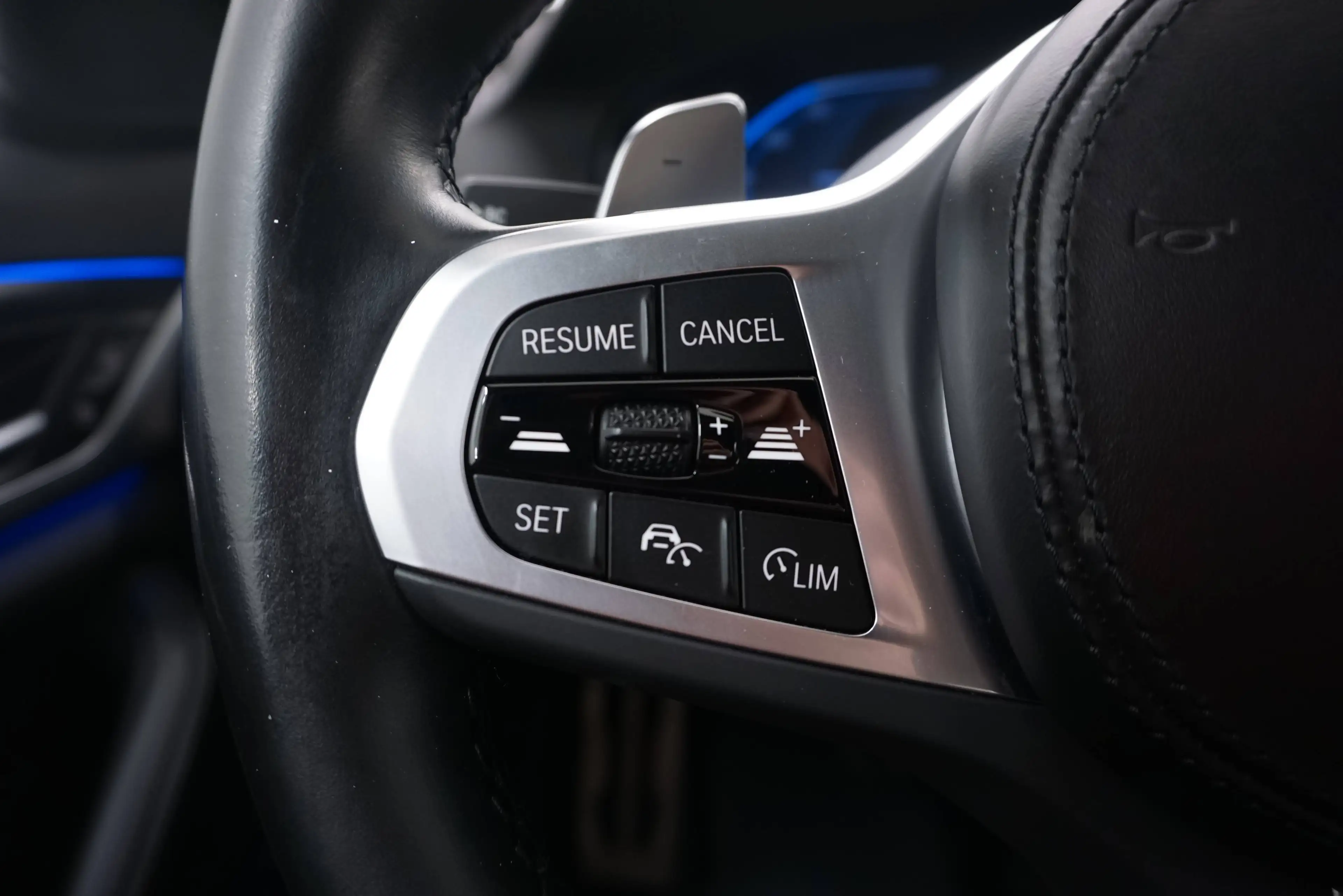 BMW 530 e xDrive M Sport // Anhängervorr. // ACC // Panoramad. // — photo 14