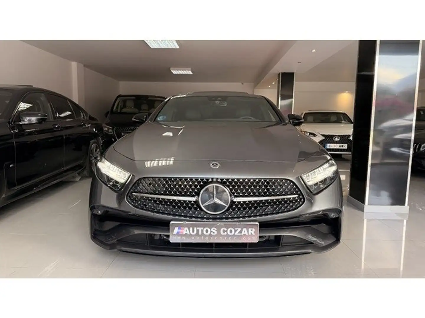 Mercedes-Benz CLS 300 300d 4Matic Aut. Gris - 2