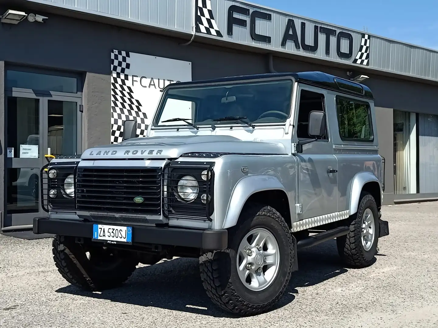 Land Rover Defender 90 2.4 TD4 Station Wagon SE Argento - 1