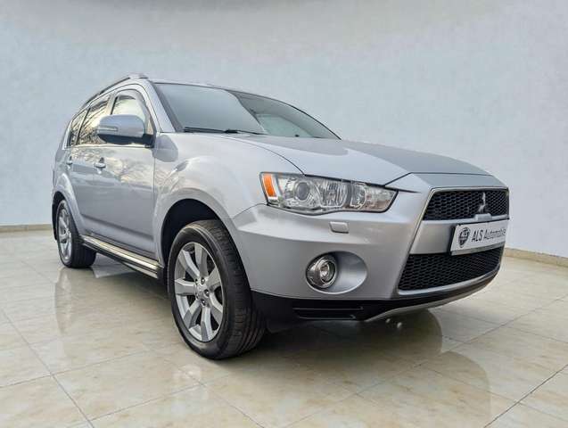 Mitsubishi Outlander Invite 4WD"Klima"Kamera"AHK"7 Sitze